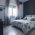 La Casa Tra I Monumenti