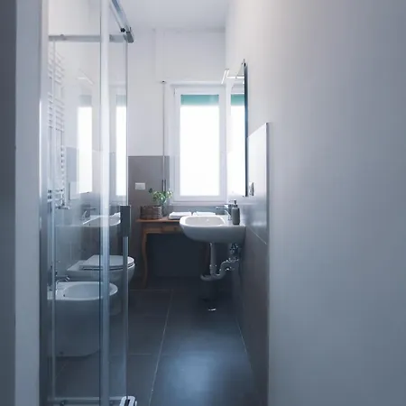 La Casa Tra I Monumenti * Napels