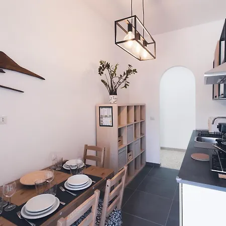 La Casa Tra I Monumenti Appartement Napels