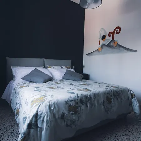 La Casa Tra I Monumenti